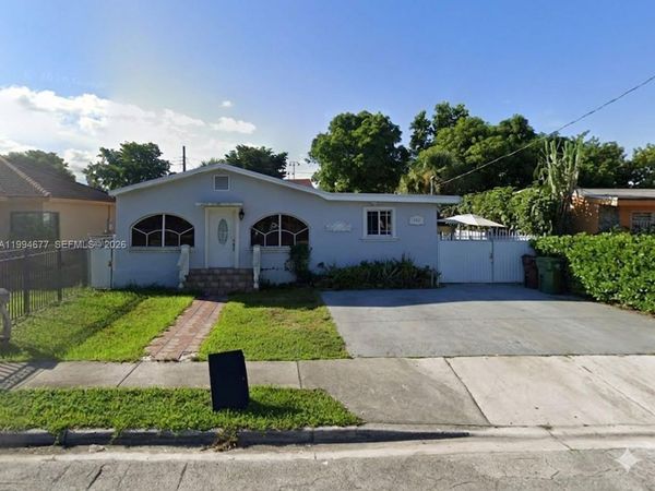 674 W 23rd St, Hialeah, FL 33010