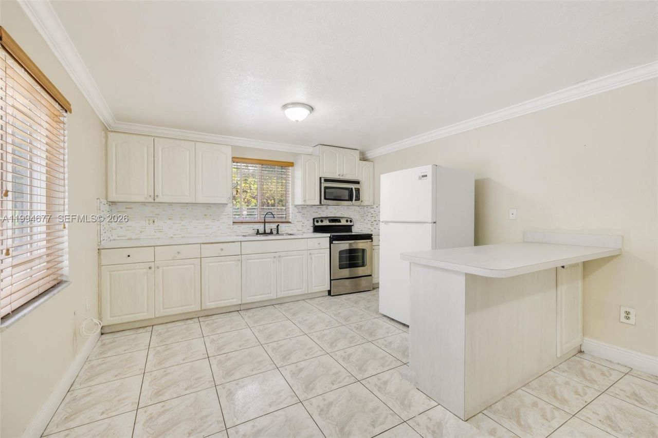 674 W 23rd St, Hialeah, FL 33010 Photo