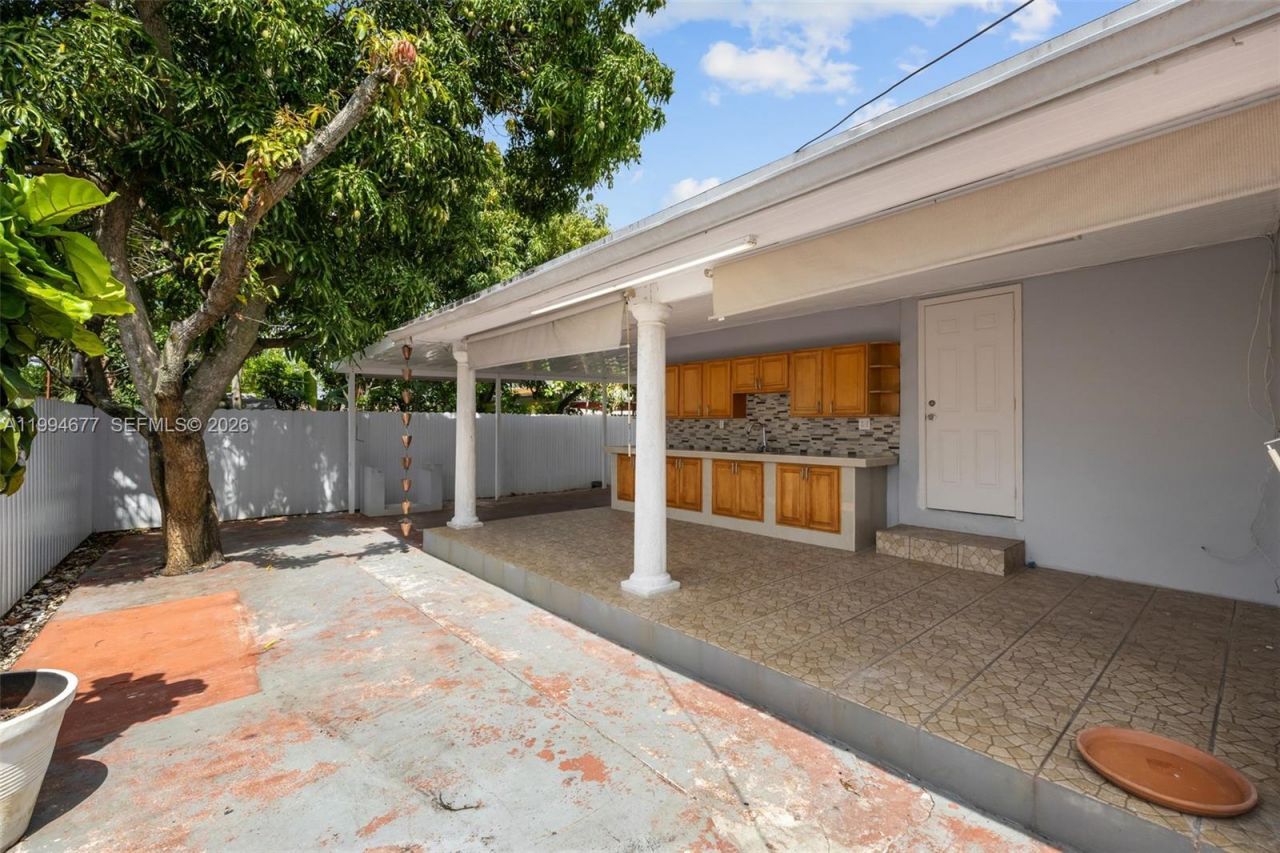 674 W 23rd St, Hialeah, FL 33010 Photo