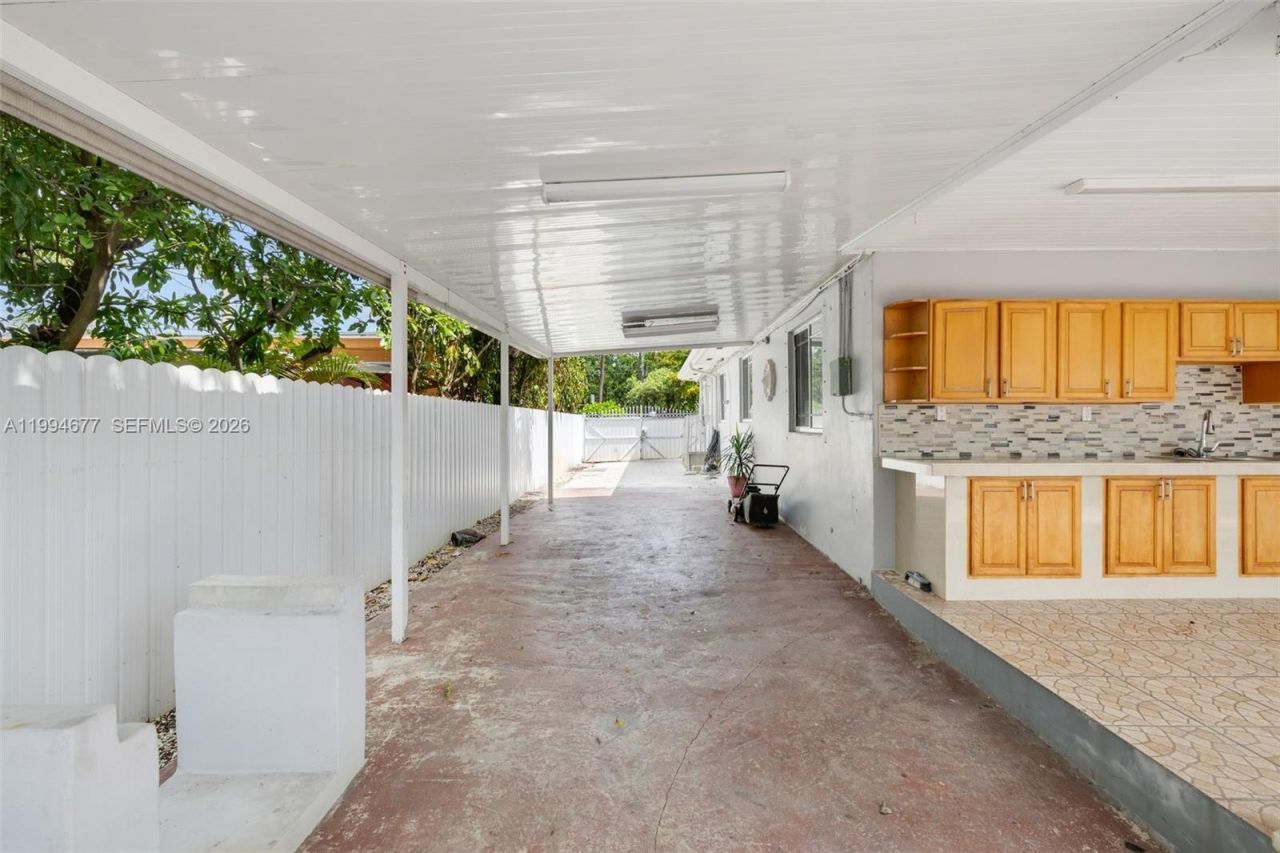674 W 23rd St, Hialeah, FL 33010 Photo