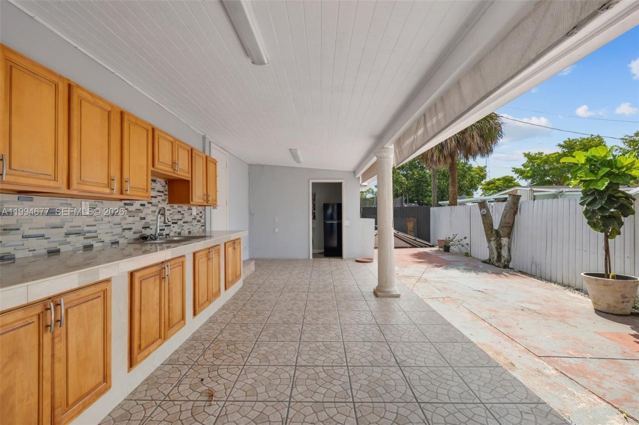 674 W 23rd St, Hialeah, FL 33010 Photo