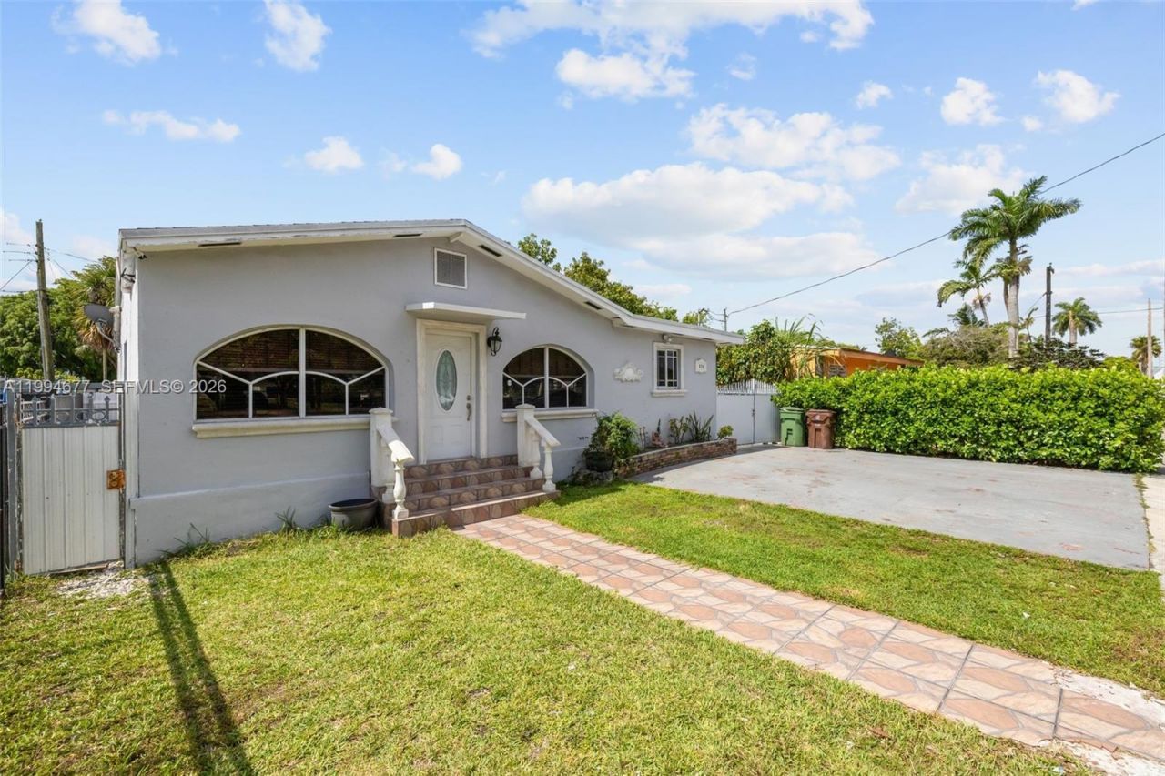674 W 23rd St, Hialeah, FL 33010 Photo