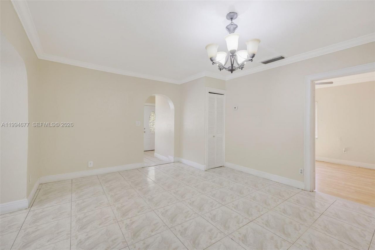 674 W 23rd St, Hialeah, FL 33010 Photo