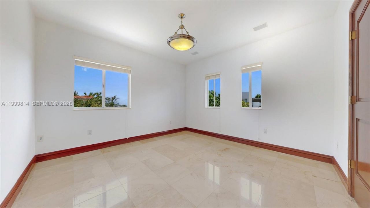 1131 Stillwater Dr, Miami Beach, FL 33141 Photo