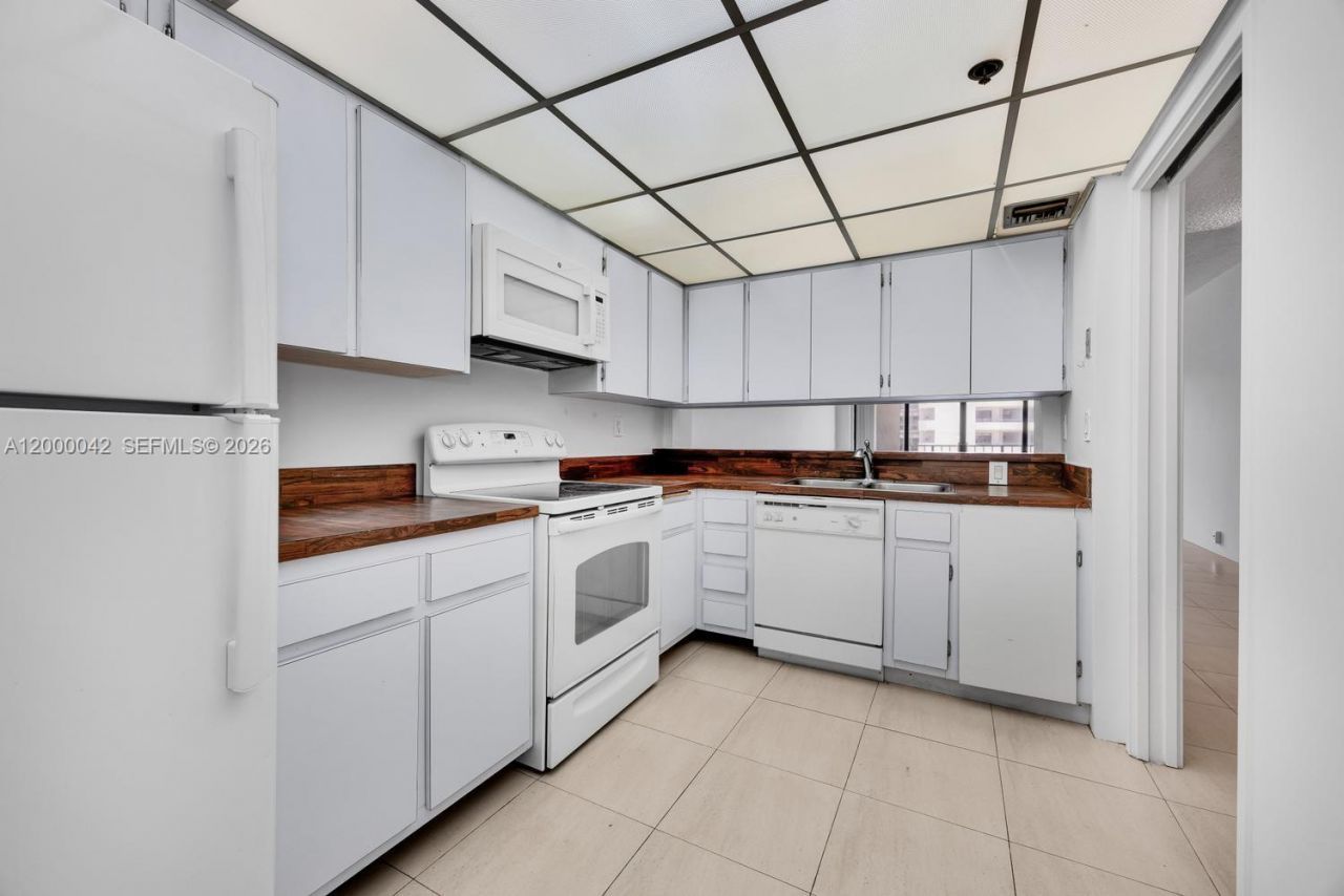201 Crandon Blvd, Unit 932, Key Biscayne, FL 33149 Photo