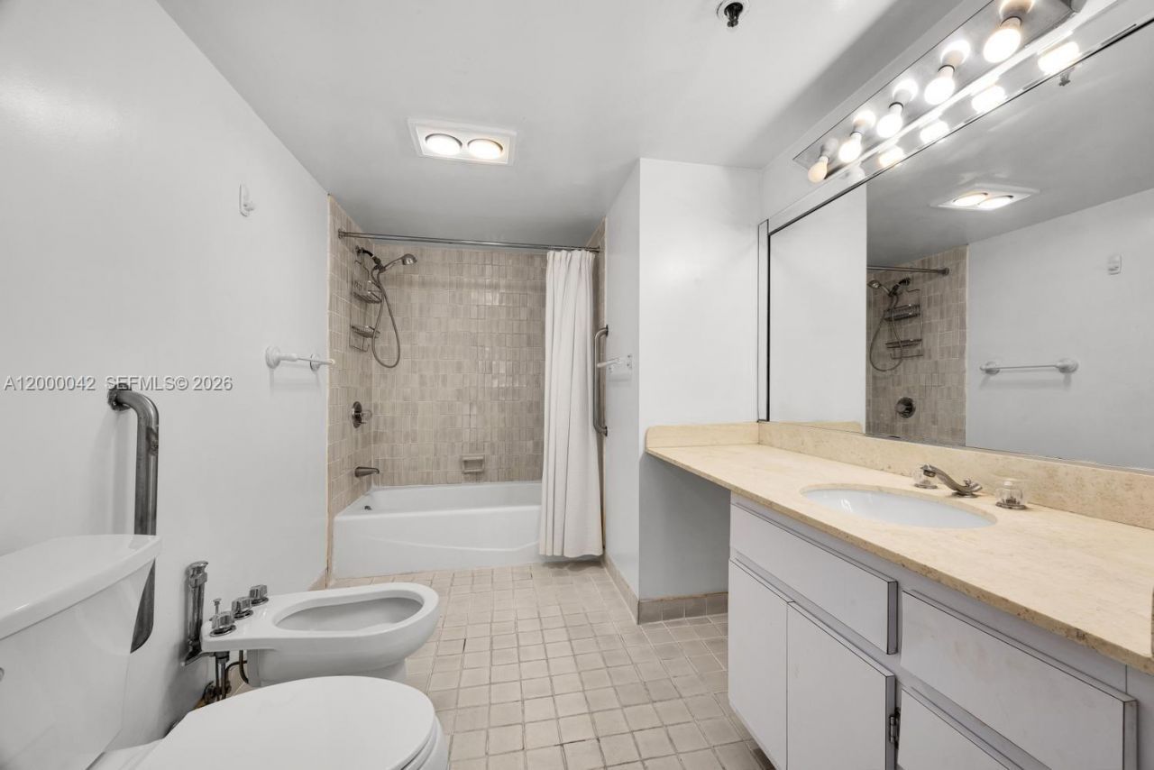 201 Crandon Blvd, Unit 932, Key Biscayne, FL 33149 Photo