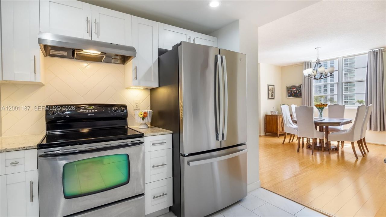 300 Bayview Dr, Unit 315, Sunny Isles Beach, FL 33160 Photo