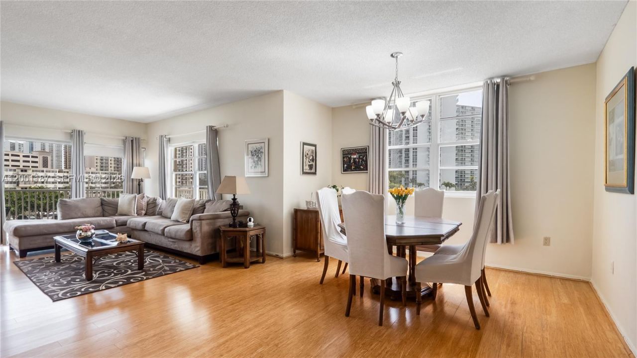 300 Bayview Dr, Unit 315, Sunny Isles Beach, FL 33160 Photo