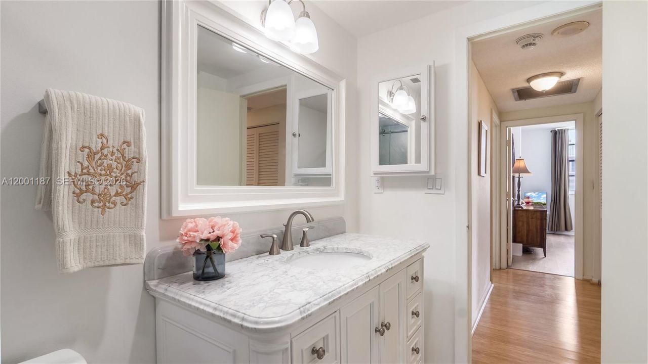 300 Bayview Dr, Unit 315, Sunny Isles Beach, FL 33160 Photo