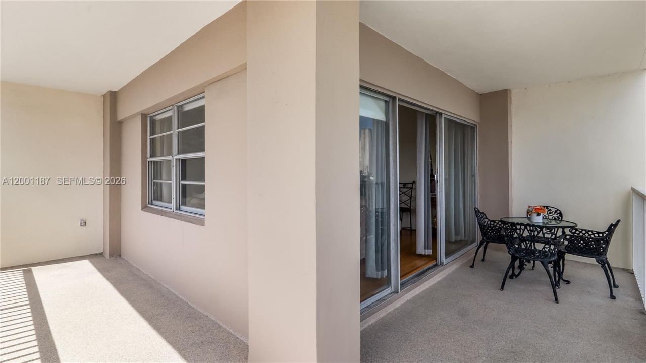300 Bayview Dr, Unit 315, Sunny Isles Beach, FL 33160 Photo