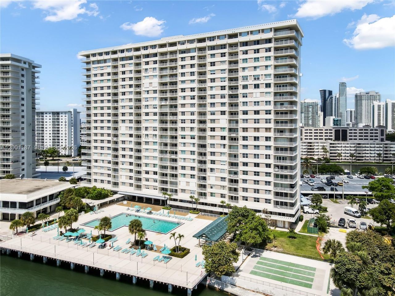 300 Bayview Dr, Unit 315, Sunny Isles Beach, FL 33160 Photo