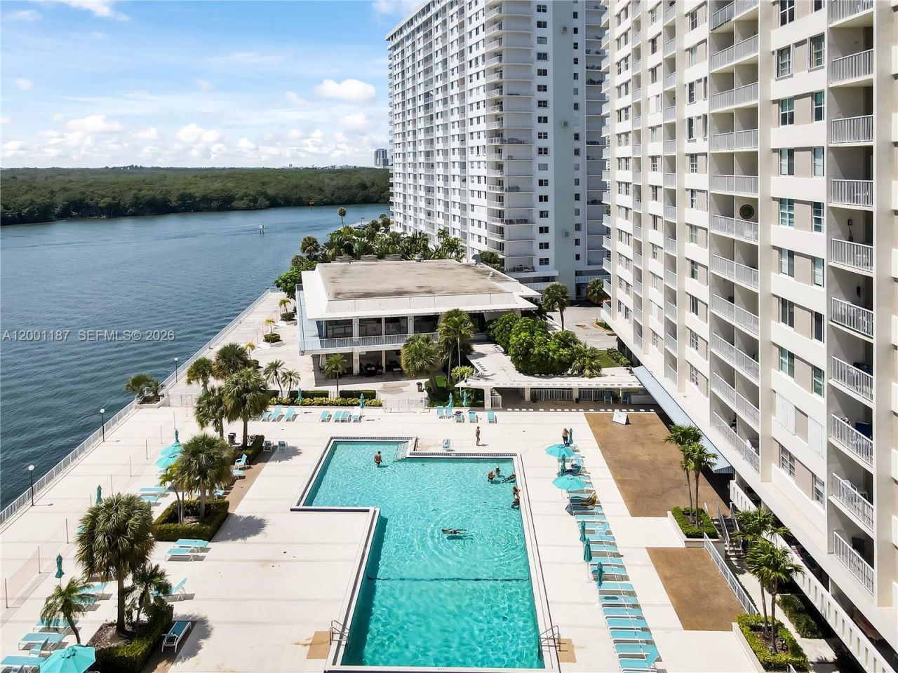 300 Bayview Dr, Unit 315, Sunny Isles Beach, FL 33160 Photo