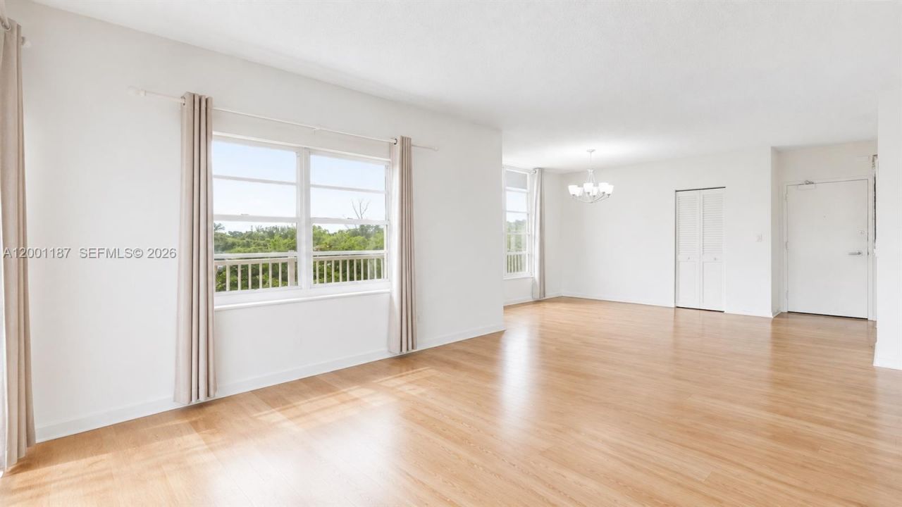 300 Bayview Dr, Unit 315, Sunny Isles Beach, FL 33160 Photo