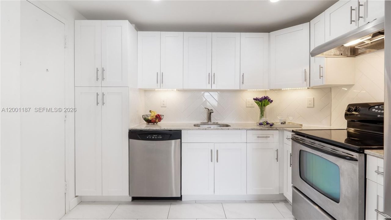 300 Bayview Dr, Unit 315, Sunny Isles Beach, FL 33160 Photo