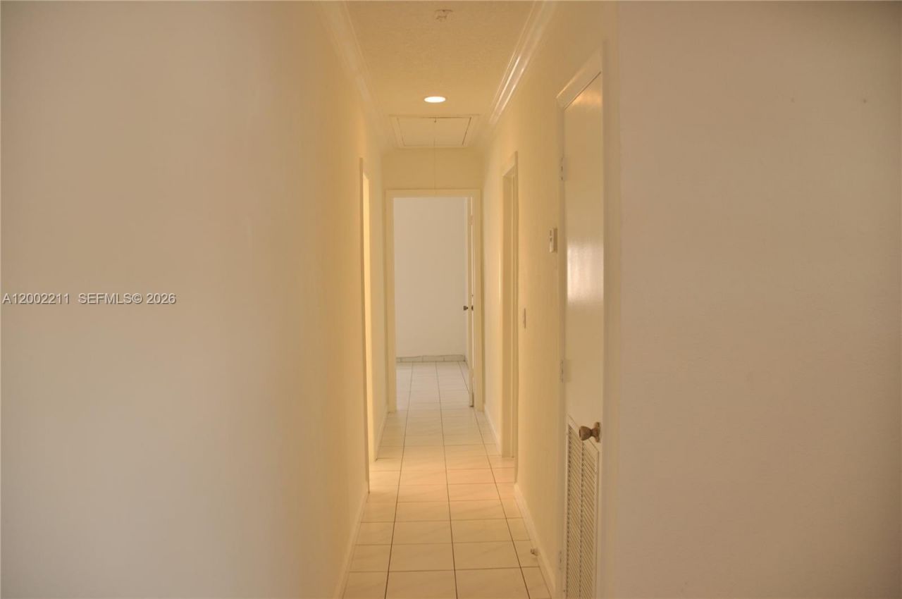 1301 W 61st Pl, Hialeah, FL 33012 Photo