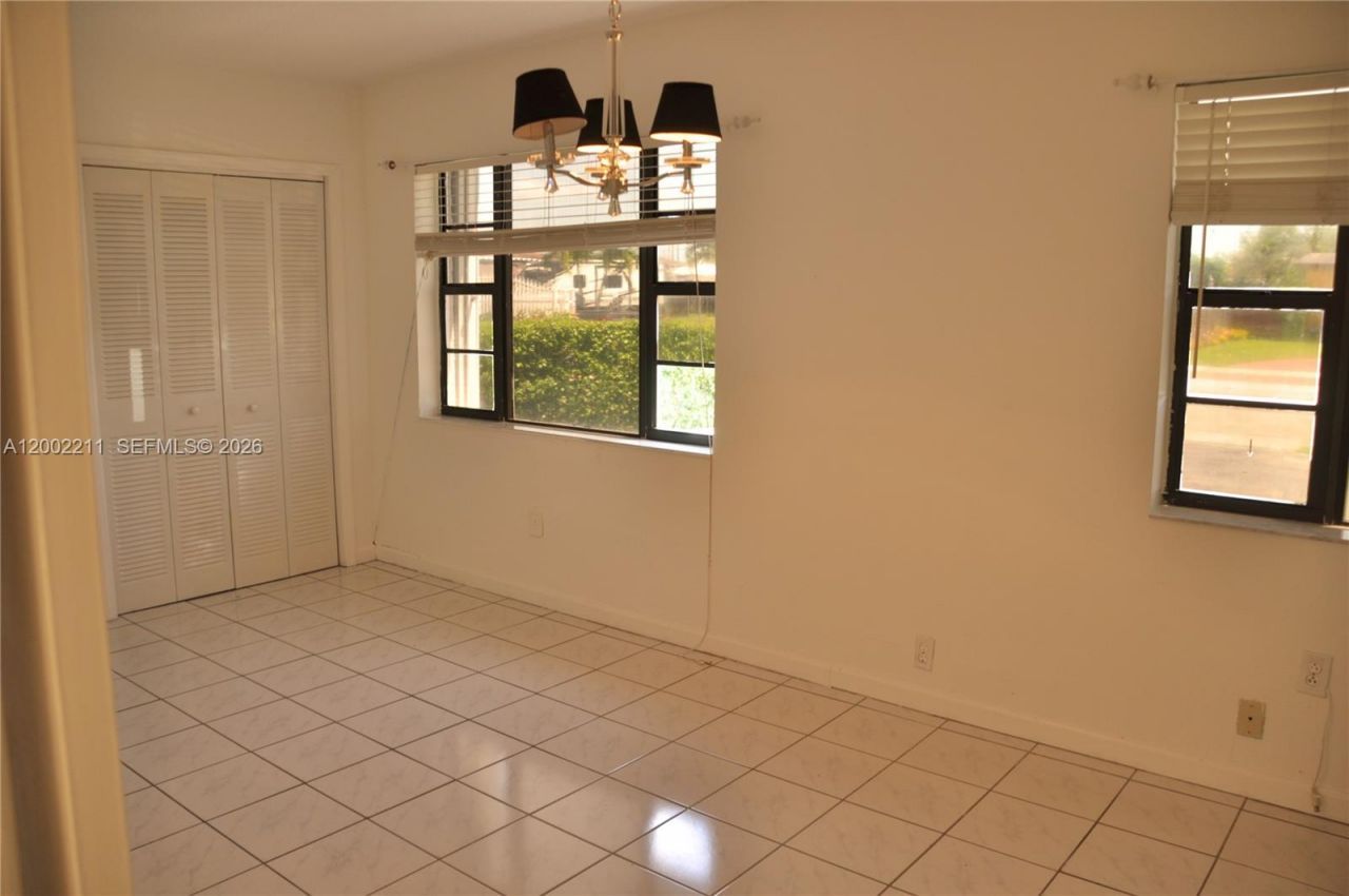 1301 W 61st Pl, Hialeah, FL 33012 Photo