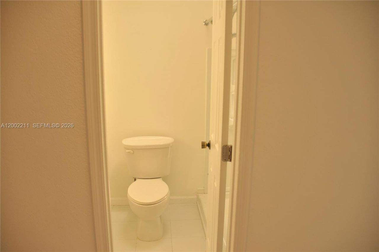 1301 W 61st Pl, Hialeah, FL 33012 Photo