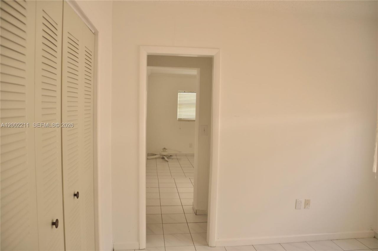 1301 W 61st Pl, Hialeah, FL 33012 Photo