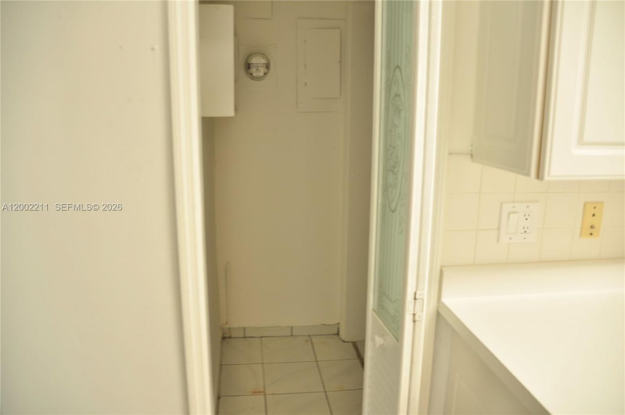 1301 W 61st Pl, Hialeah, FL 33012 Photo