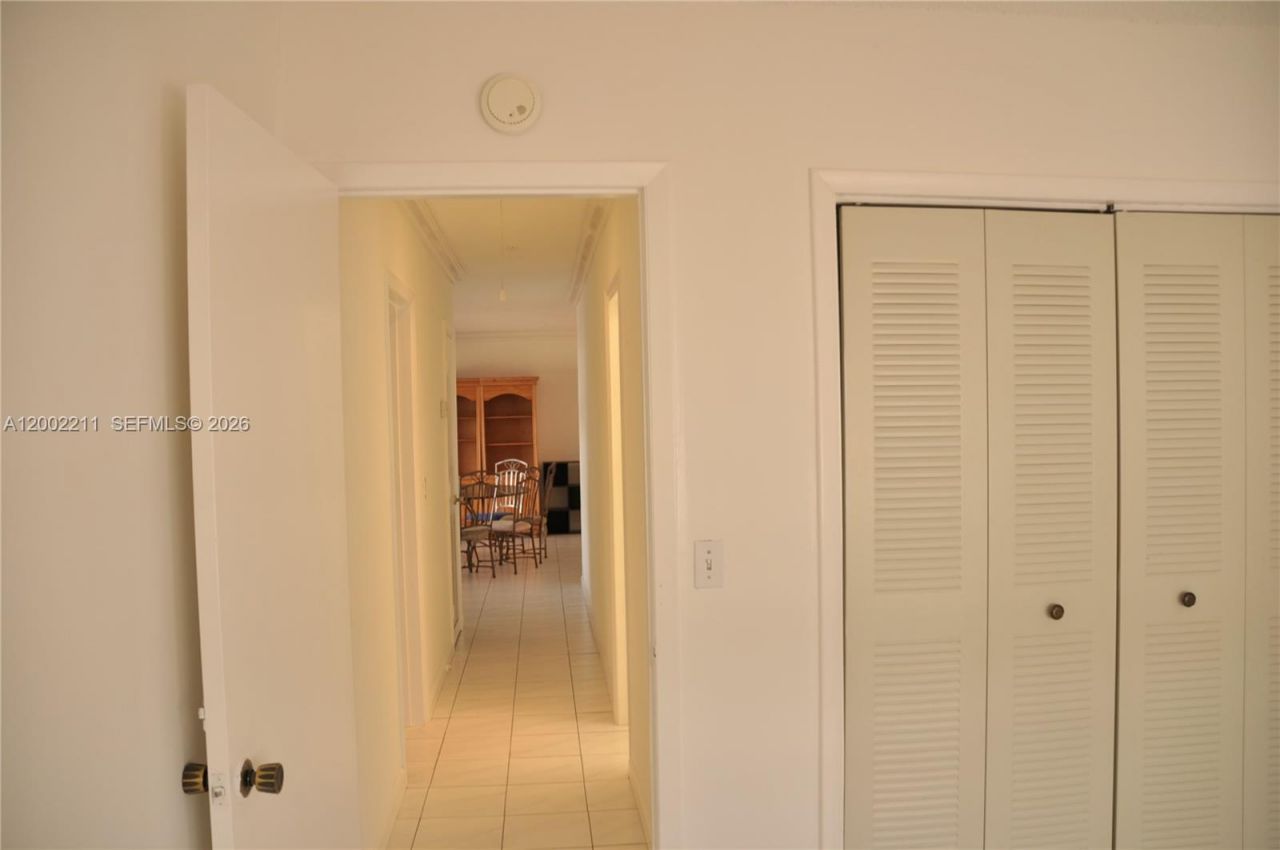 1301 W 61st Pl, Hialeah, FL 33012 Photo