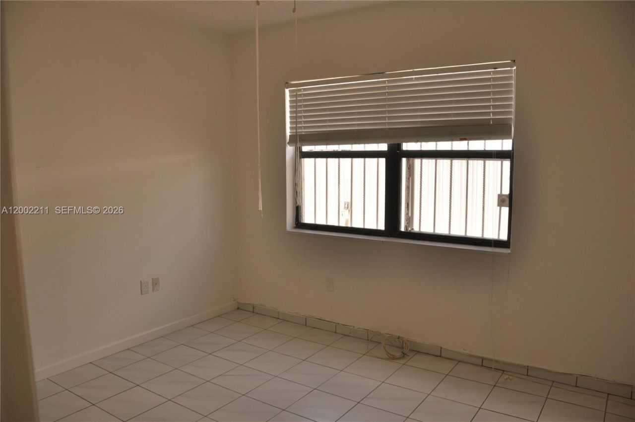 1301 W 61st Pl, Hialeah, FL 33012 Photo