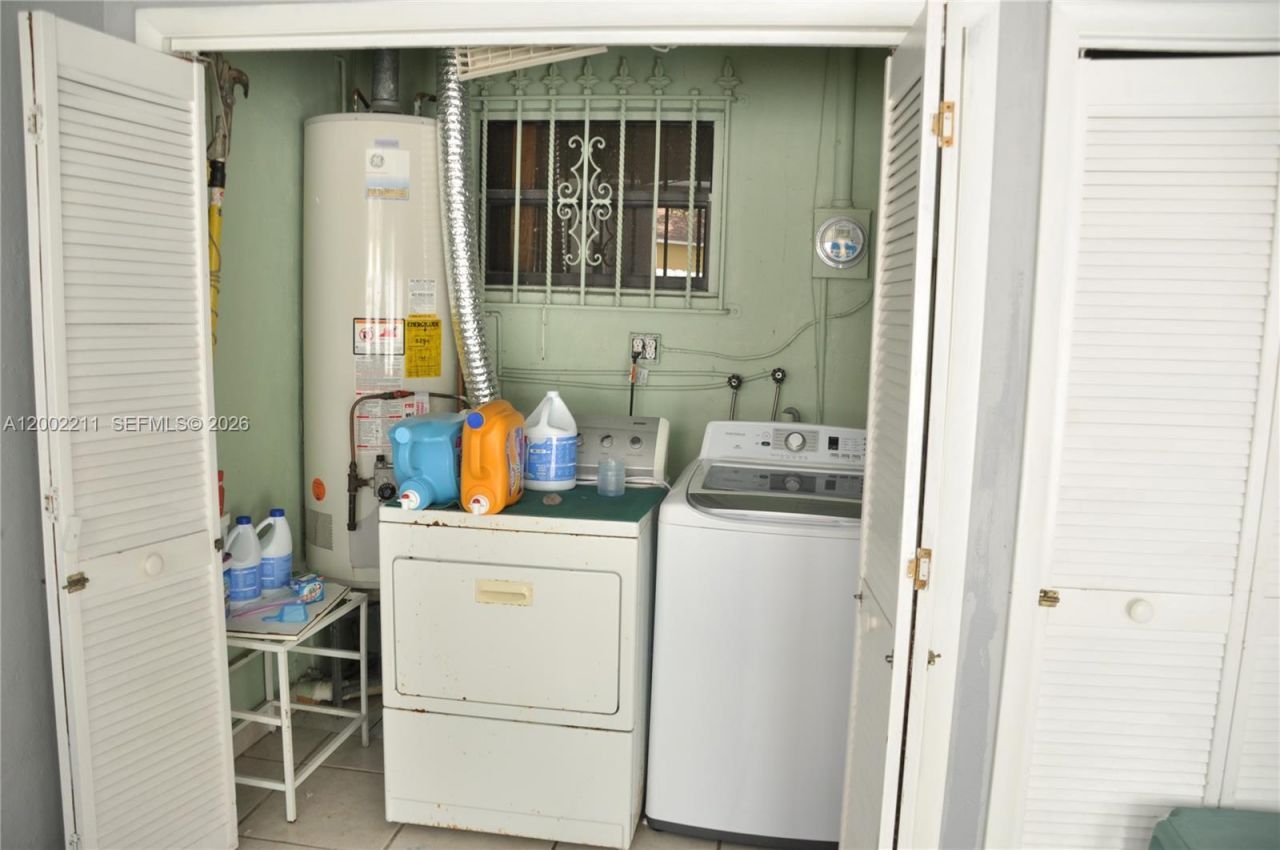 1301 W 61st Pl, Hialeah, FL 33012 Photo