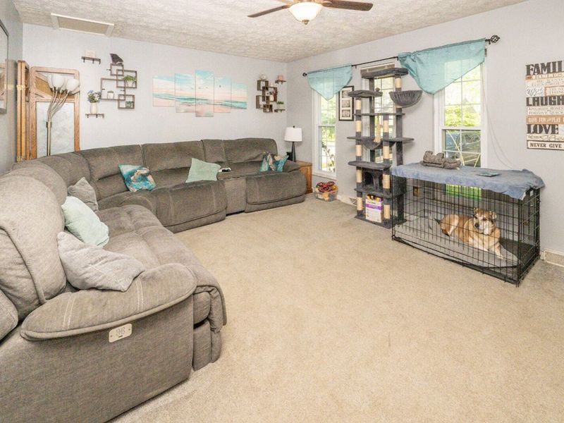 689 Skyline Drive, Florence, KY 41042 Photo 2