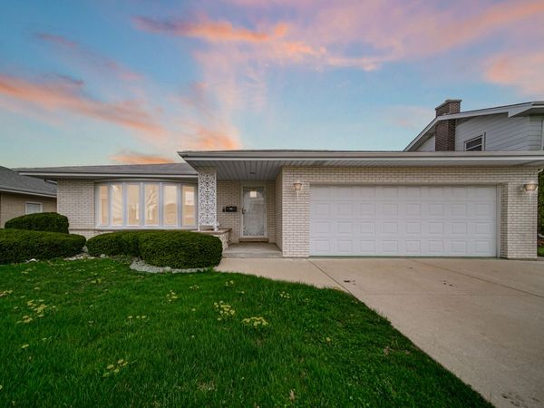 10916 Kingston Street , Westchester, IL 60154