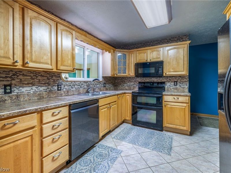 3900 Case Road, Avon, OH 44011 Photo 8