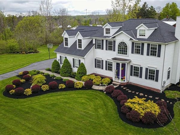 10055 Locust Grove Drive , Chardon, OH 44024