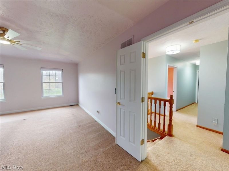 10055 Locust Grove Drive, Chardon, OH 44024 Photo 24