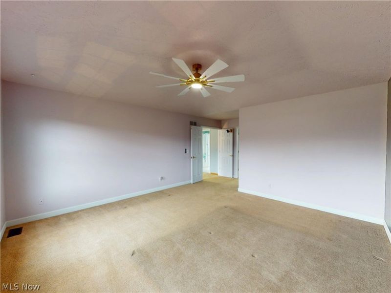 10055 Locust Grove Drive, Chardon, OH 44024 Photo 25