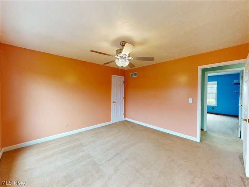 10055 Locust Grove Drive, Chardon, OH 44024 Photo 29