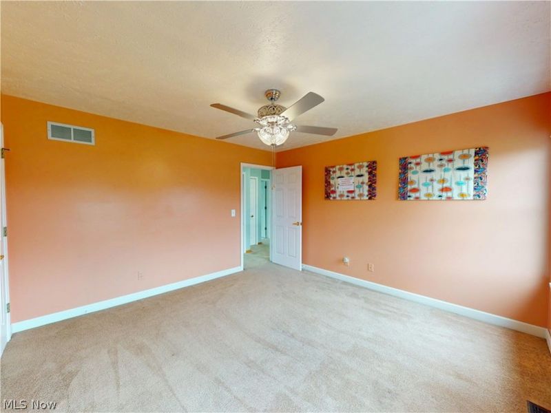 10055 Locust Grove Drive, Chardon, OH 44024 Photo 30