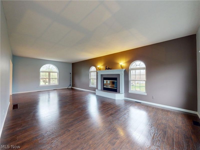 10055 Locust Grove Drive, Chardon, OH 44024 Photo 8