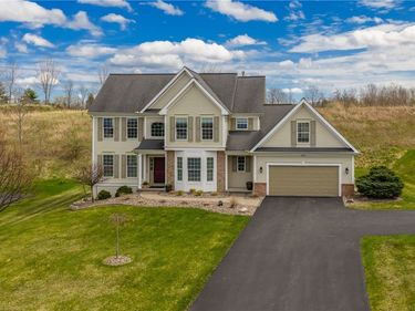 207 High Stone Cir , Pittsford, NY 14534