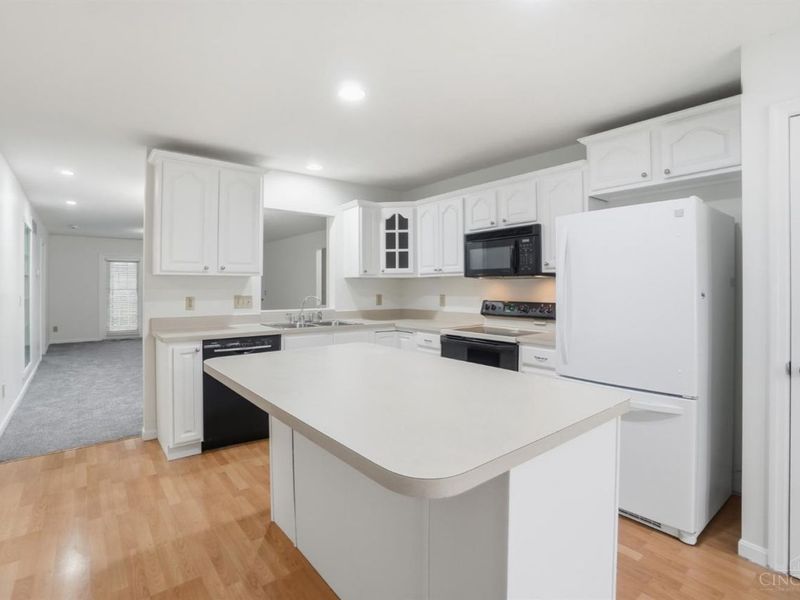 5492 Asbury Lake Drive, Unit 62, Green Township, OH 45247 Photo 10