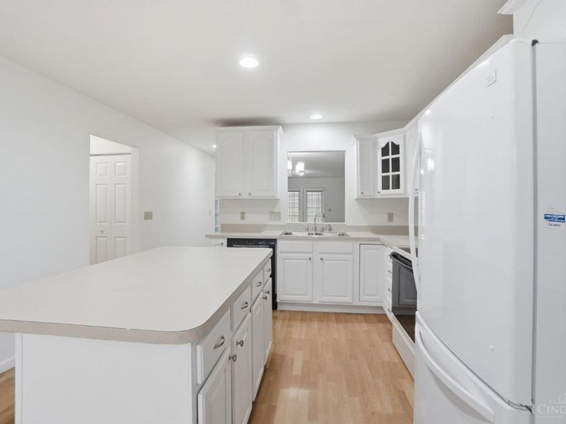 5492 Asbury Lake Drive, Unit 62, Green Township, OH 45247 Photo 11