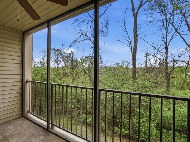 5492 Asbury Lake Drive, Unit 62, Green Township, OH 45247 Photo 24