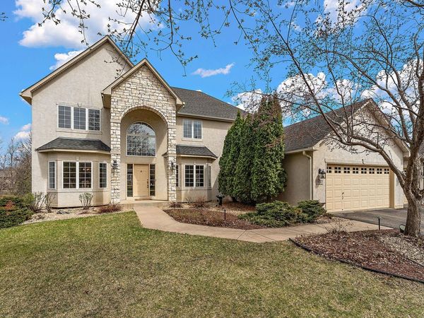 9677 Jonathan Lane, Eden Prairie, MN 55347