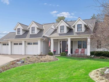 215 Ferndale Road S, Wayzata, MN 55391