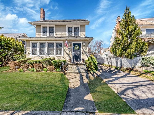 33 Harding Avenue , Lynbrook, NY 11563