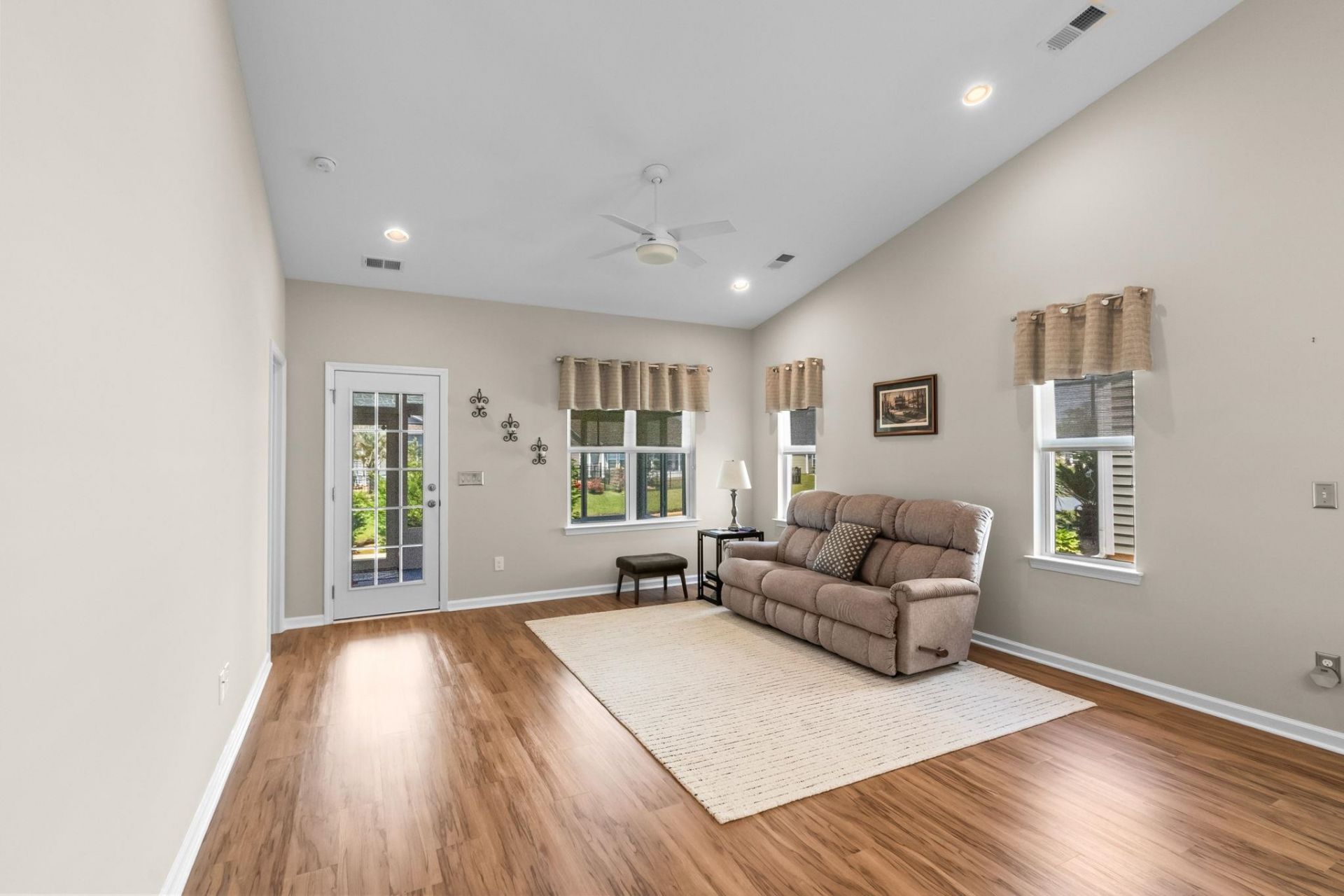 1193 Palm Crossing Dr. Photo 12