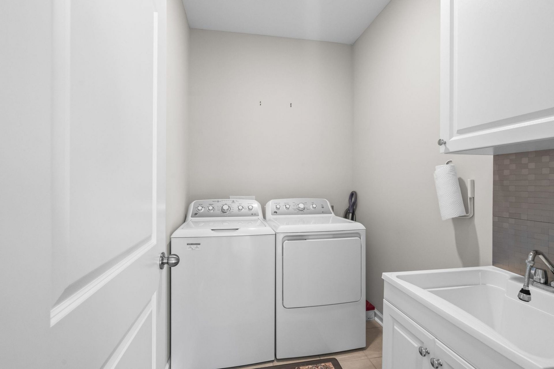 1193 Palm Crossing Dr. Photo 27