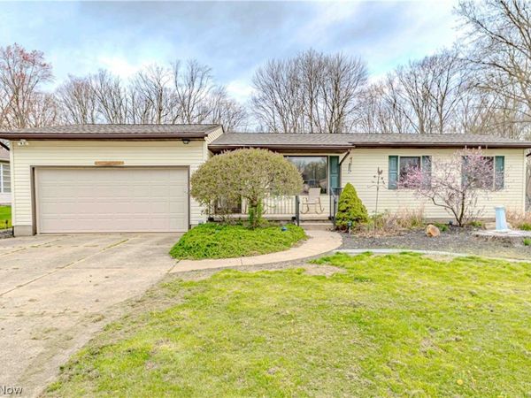 2989 Fair Oaks Drive , Norton, OH 44203