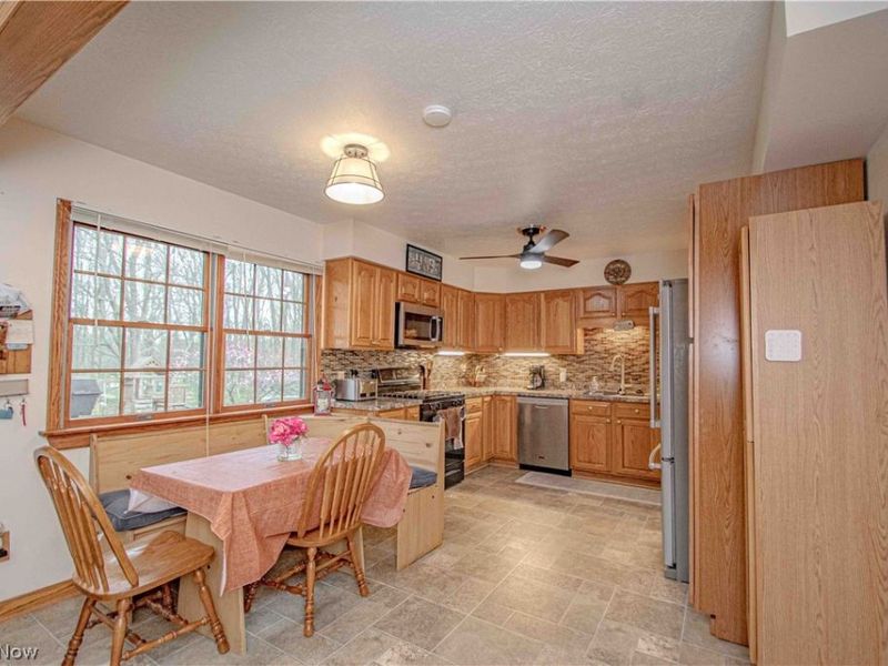 2989 Fair Oaks Drive, Norton, OH 44203 Photo 10