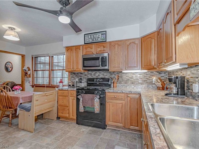 2989 Fair Oaks Drive, Norton, OH 44203 Photo 14