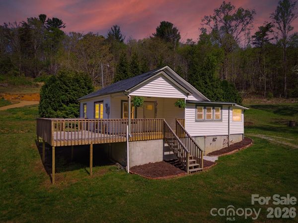 1127 Barney Place , Lenoir, NC 28645