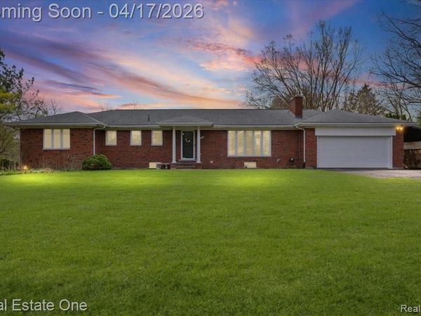 2888 Colonial Way, Bloomfield Hills, MI 48304
