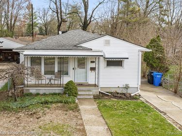 29064 Howard Avenue , Madison Heights, MI 48071
